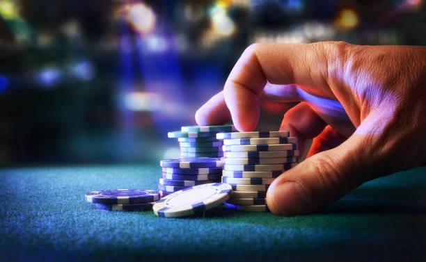 Multiple live dealer tables available on akun 77 Bandar Poker